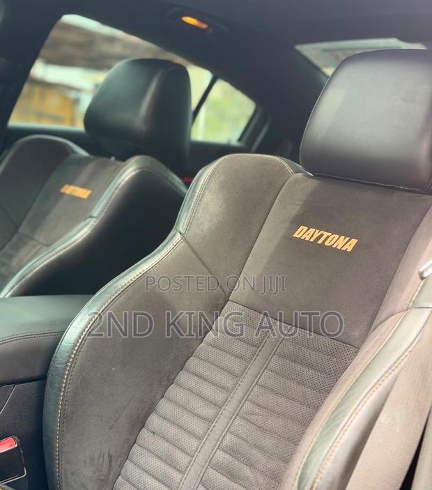 Dodge Charger SXT AWD 2017 Yellow