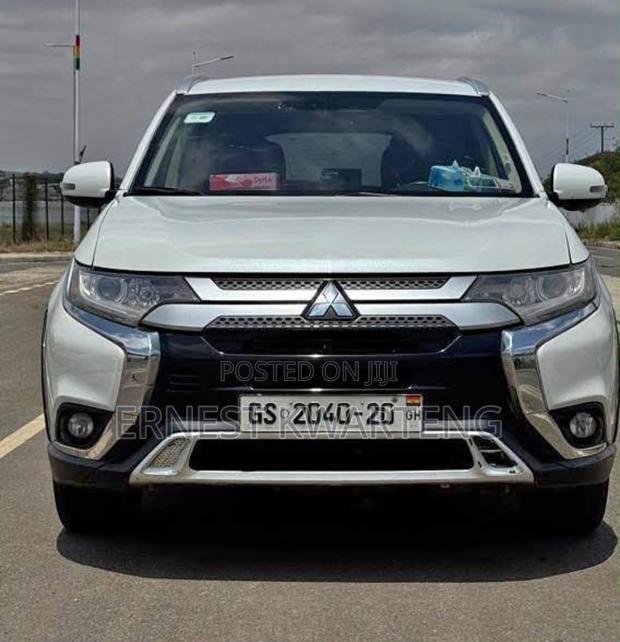 Mitsubishi Outlander 2018 White