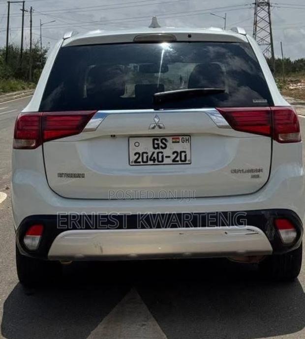 Mitsubishi Outlander 2018 White