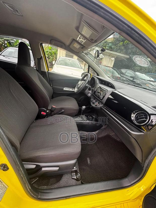 Toyota Vitz 2015 Yellow