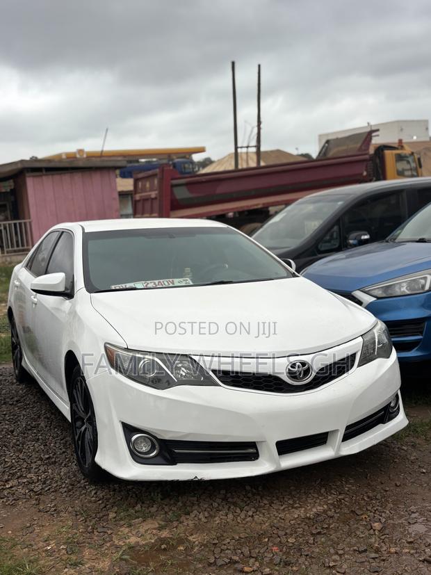 Toyota Camry SE 4dr Sedan (2.5L 4cyl 6A) 2014 Black