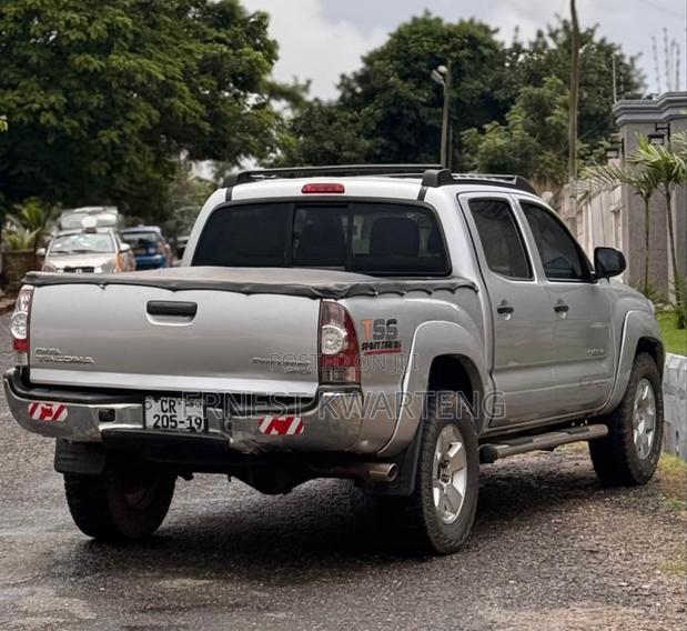Toyota Tacoma 2014 Gray
