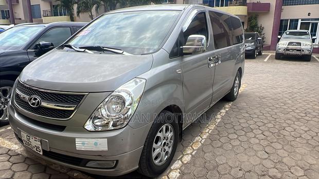 Hyundai H200 2016 Silver