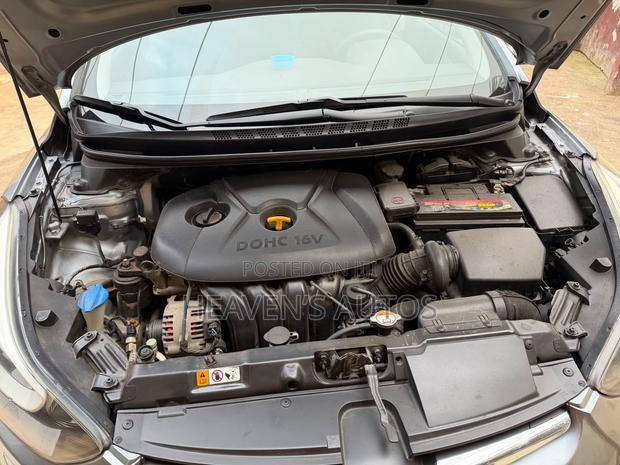 Hyundai Elantra 2016 Silver