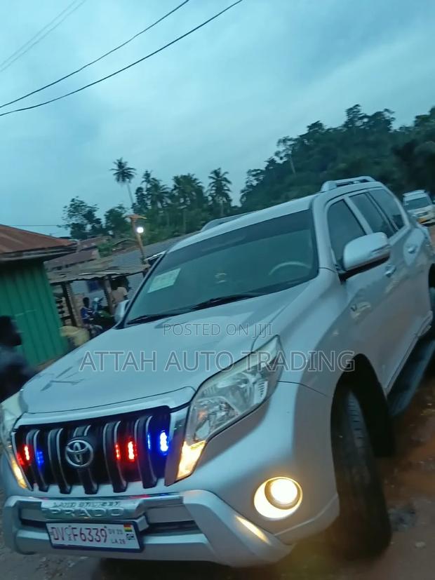 Toyota Land Cruiser Prado 2017 Silver