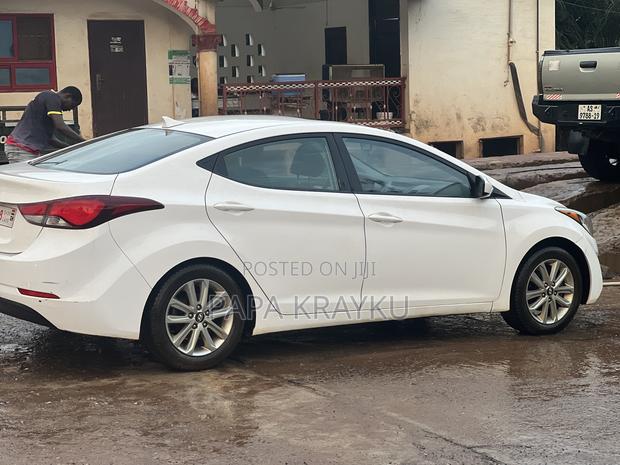 Hyundai Elantra SE 4dr Sedan (1.8L 4cyl 6M) 2015 White