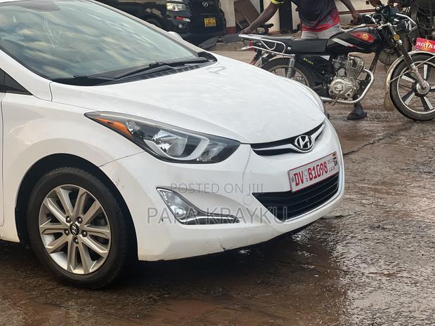 Hyundai Elantra SE 4dr Sedan (1.8L 4cyl 6M) 2015 White