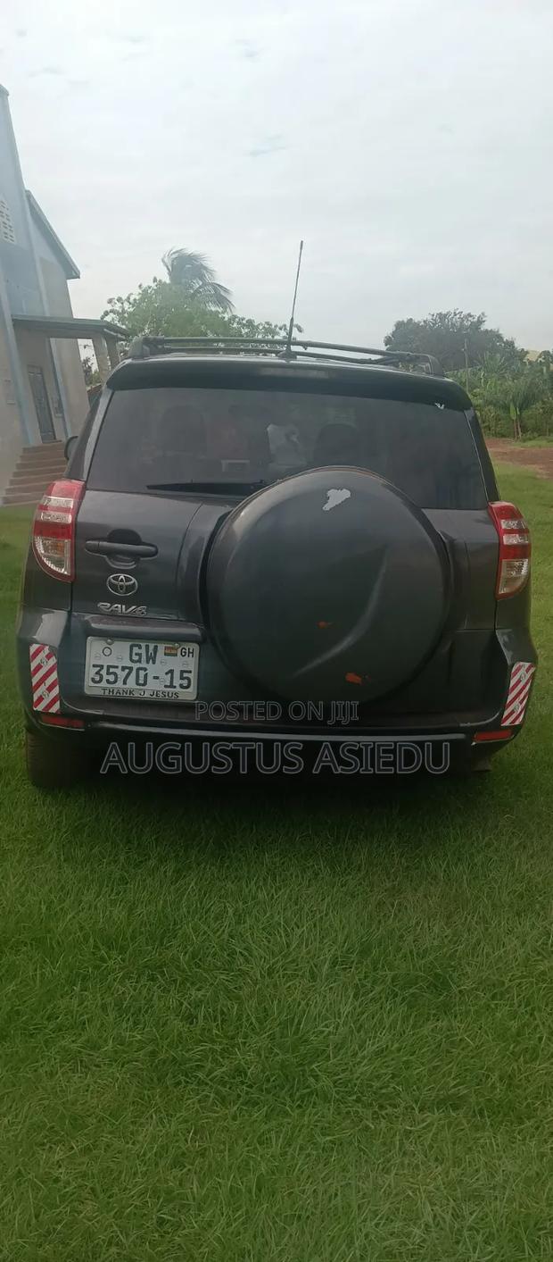 Toyota RAV4 2011 Gray