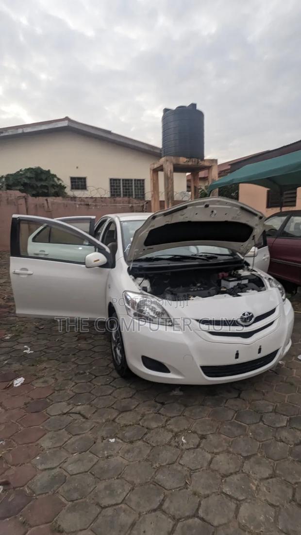 Toyota Belta 2010 White