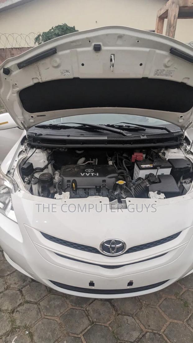 Toyota Belta 2010 White