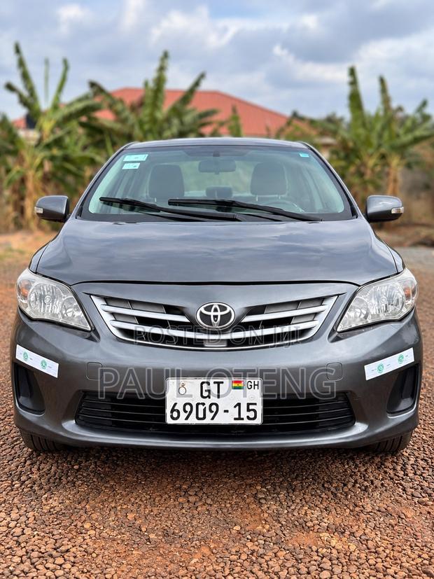 Toyota Corolla LE Special Edition 4dr Sedan (1.8L 4cyl 4A) 2013 Gray
