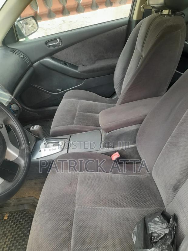 Nissan Altima 2010 Blue
