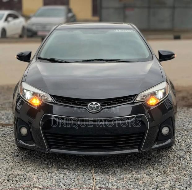 Toyota Corolla 2016 Black