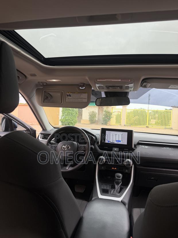 Toyota RAV4 XLE AWD 2023 Gray