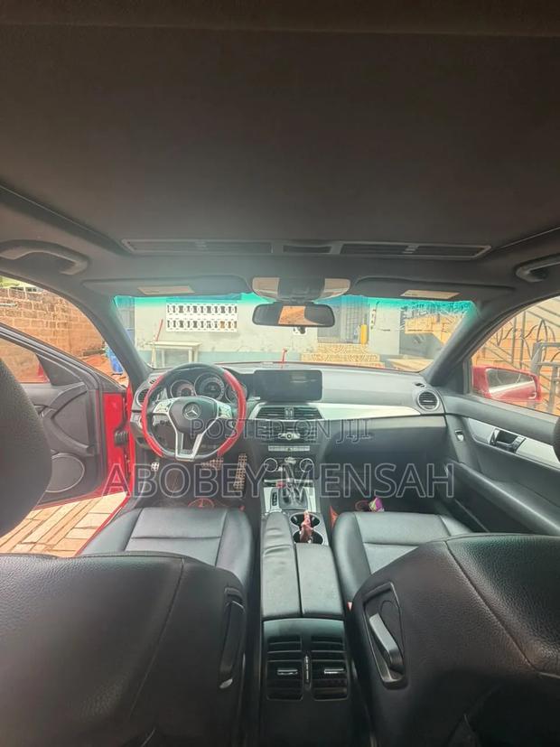 Mercedes-Benz C250 2014 Red