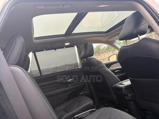 Toyota Grand Highlander 2024 Off white