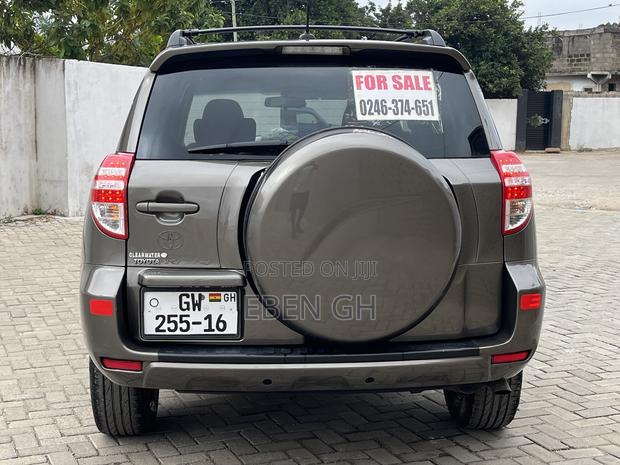 Toyota RAV4 2.5 2010 Gray
