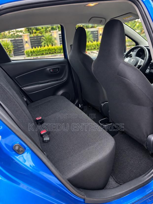 Toyota Vitz 1.3 AWD 5dr 2015 Blue
