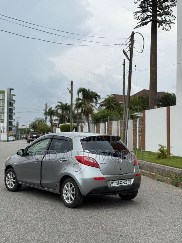 Mazda 2 2012 Gray