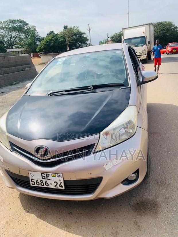 Toyota Vitz 1.3 AWD 3dr 2012 Gray