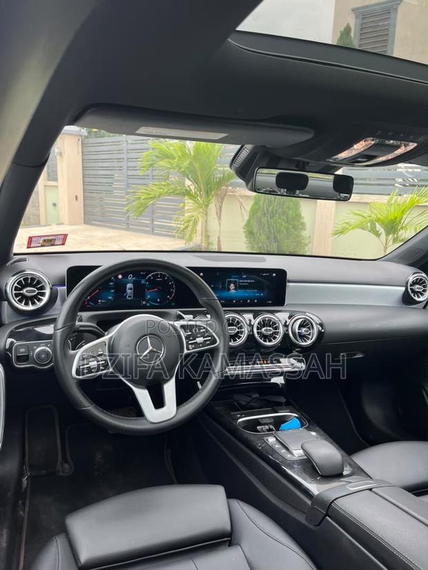 Mercedes-Benz 220 2019 Black