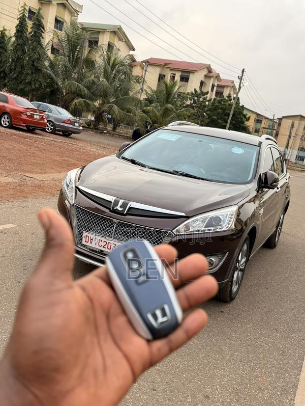 Luxgen U6 2.0 Petrol FWD 2017 Brown
