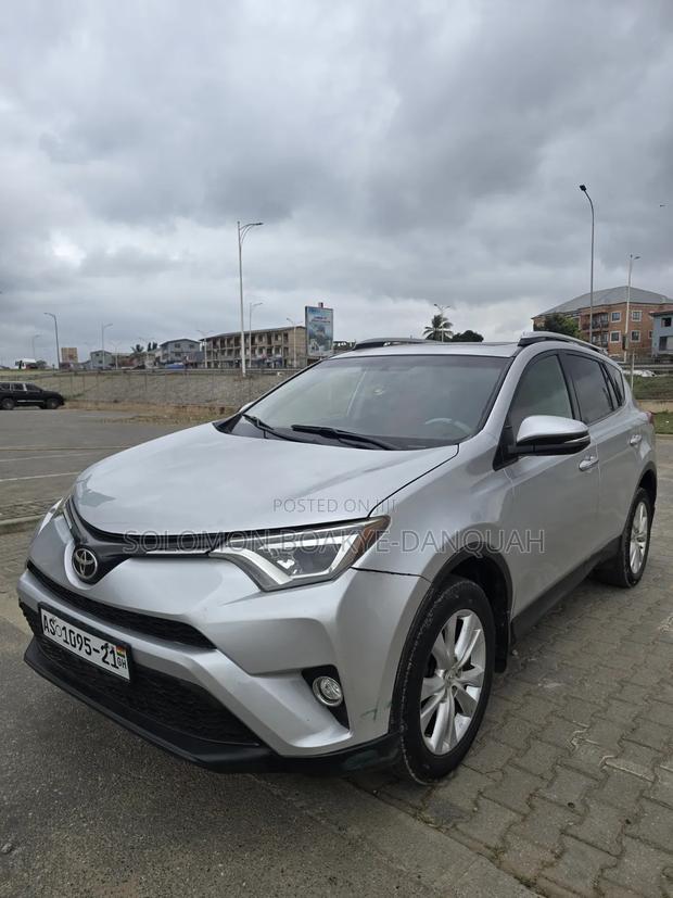 Toyota RAV4 Limited 4dr SUV AWD (2.5L 4cyl 6A) 2015 Silver