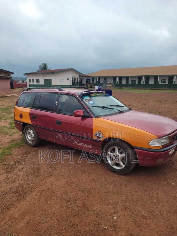 Opel Astra 2001 Red