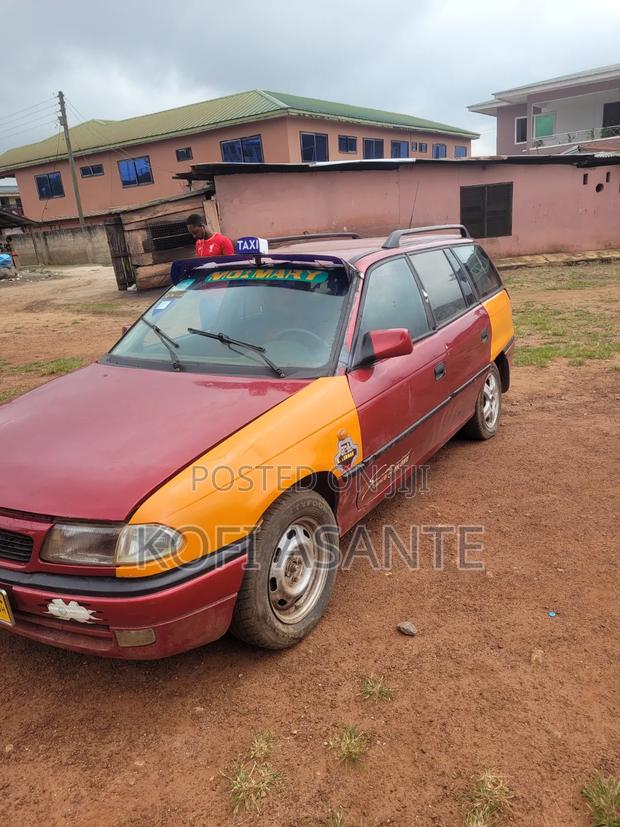 Opel Astra 2001 Red