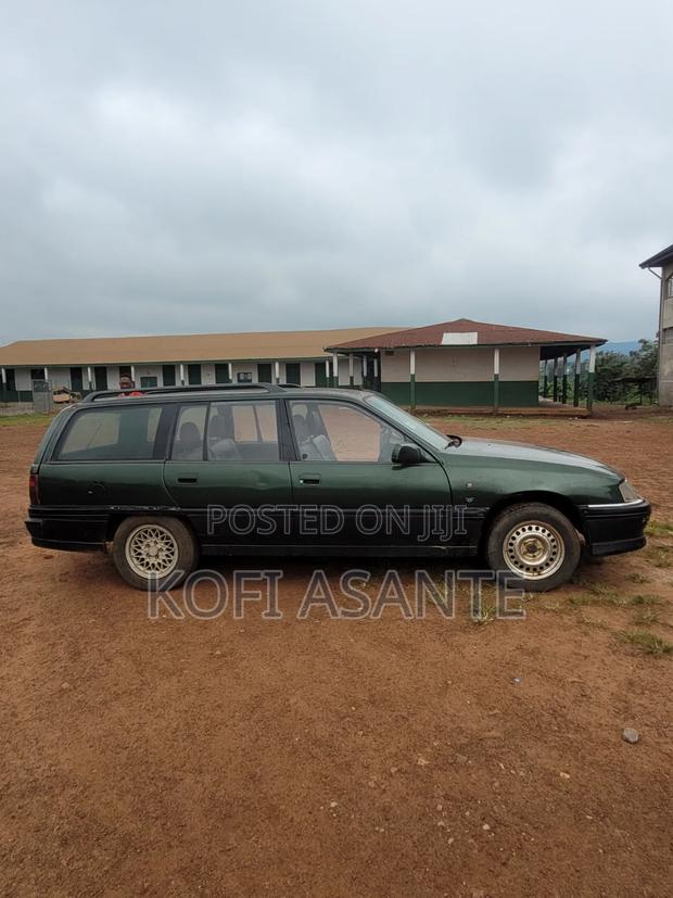 Opel Omega 1998 Green