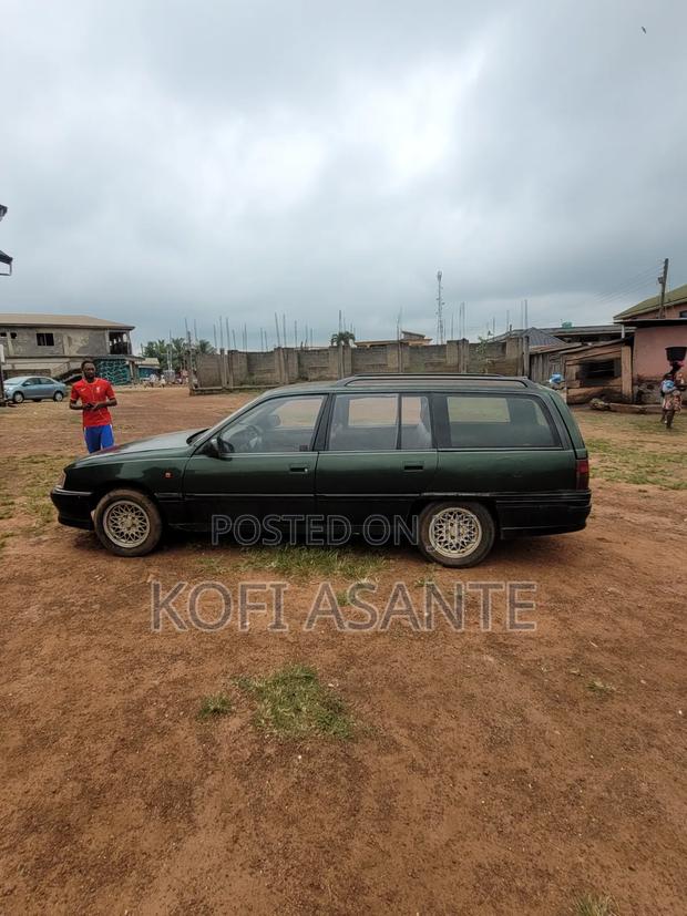 Opel Omega 1998 Green