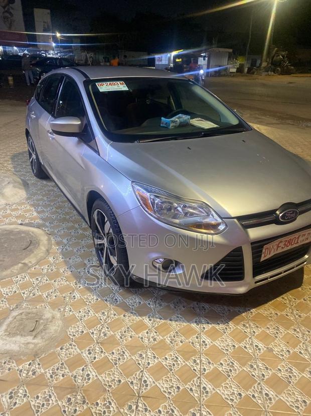 Ford Focus S Sedan FWD (2.0L 4cyl 5M) 2012 Gray
