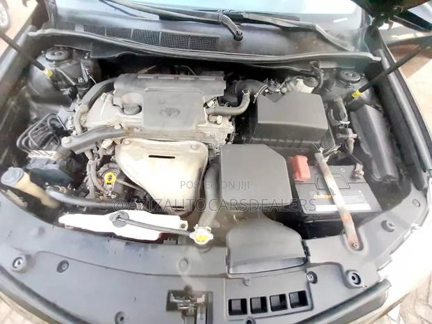 Toyota Camry SE 4dr Sedan (2.5L 4cyl 6A) 2013 White