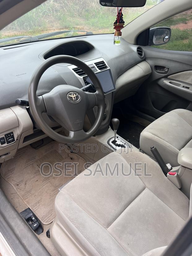 Toyota Belta 2010 White
