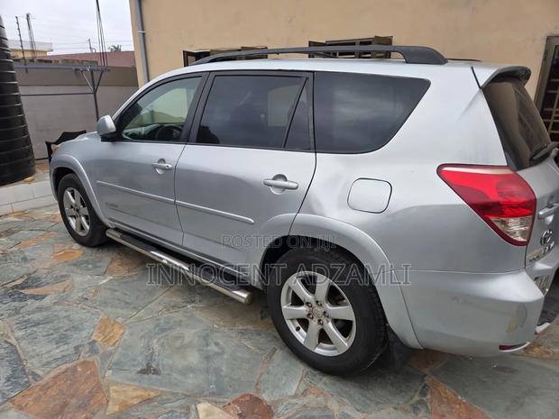Toyota RAV4 200 4X4 Automatic 2008 Gray
