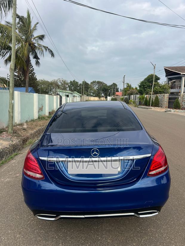 Mercedes-Benz C180 2016 Blue