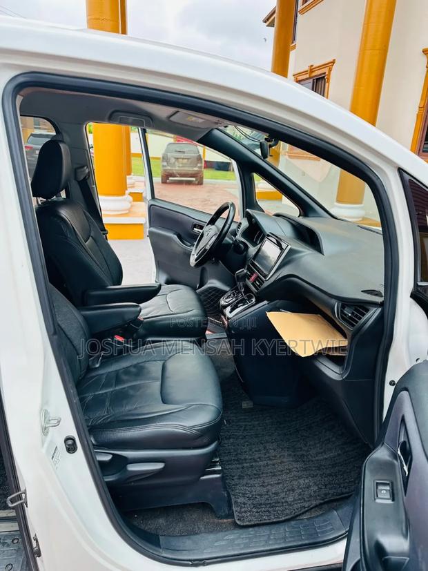 Toyota Voxy SV Premium 2014 White