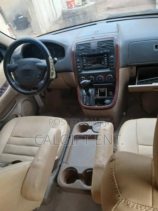 Kia Sedona 2005 White
