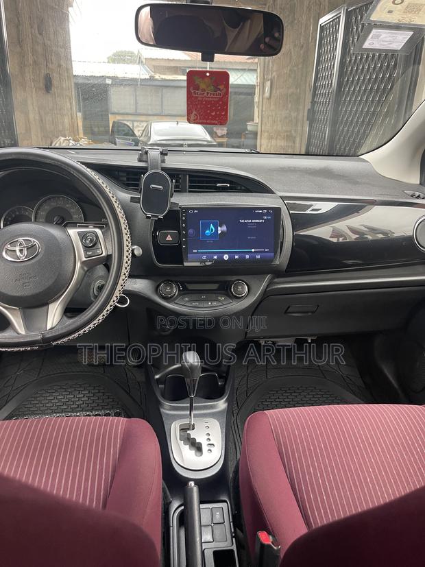 Toyota Vitz 1.5 FWD 3dr 2014 Green