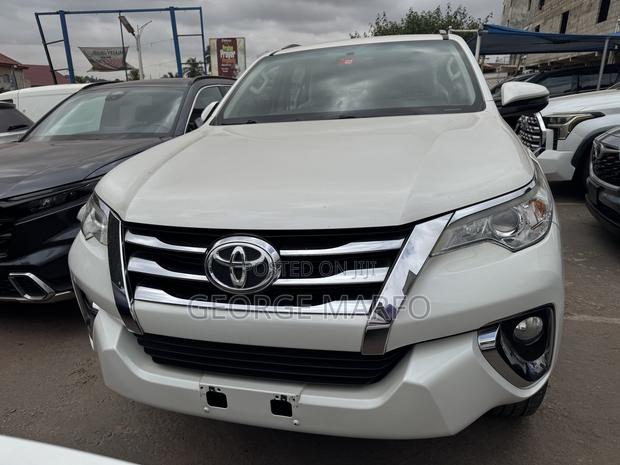 Toyota Fortuner 2019 White