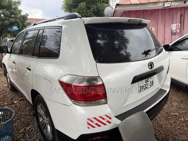 Toyota Highlander Limited 3.5l 4WD 2013 White