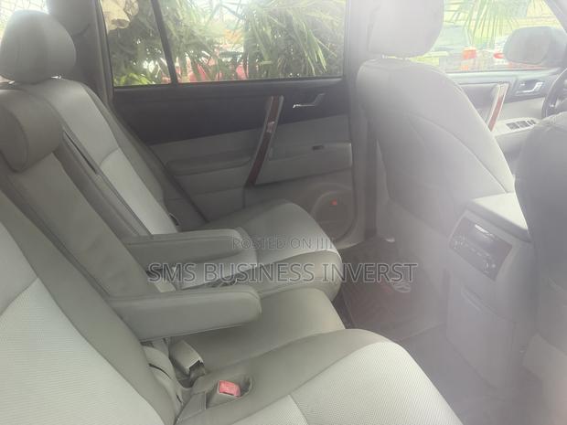 Toyota Highlander Limited 3.5l 4WD 2013 White