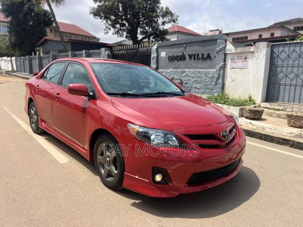 Toyota Corolla S 4dr Sedan (1.8L 4cyl 4A) 2013 Red