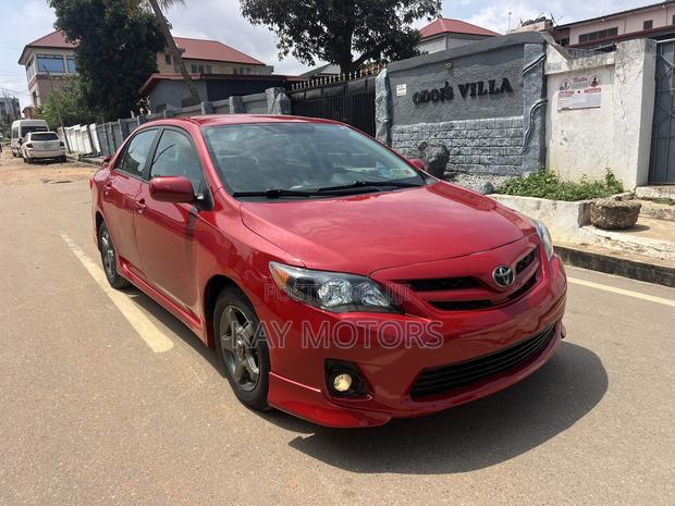 Toyota Corolla S 4dr Sedan (1.8L 4cyl 4A) 2013 Red