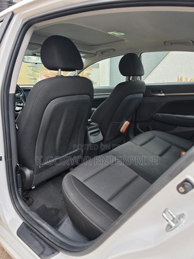 Hyundai Elantra 2017 White