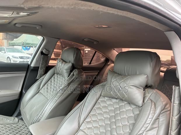 Hyundai Elantra 2017 White