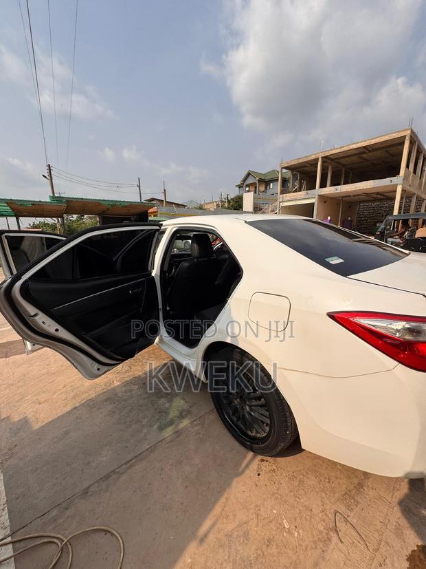 Toyota Corolla 2016 White