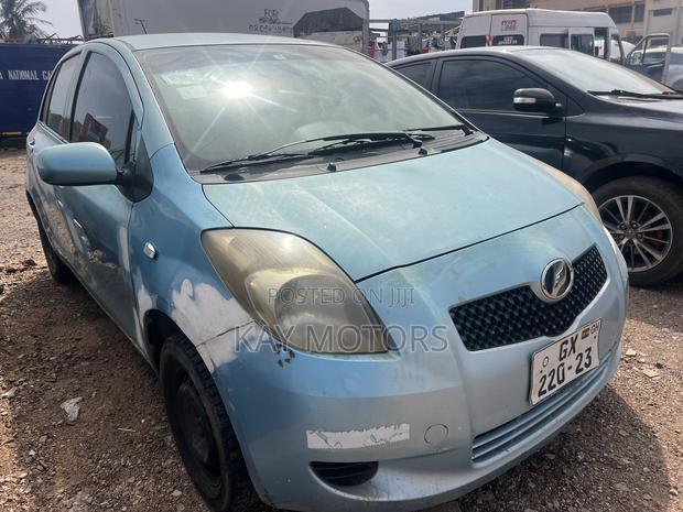 Toyota Vitz 1.3 FWD 3dr 2010 Blue