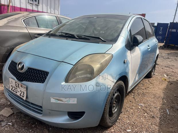 Toyota Vitz 1.3 FWD 3dr 2010 Blue