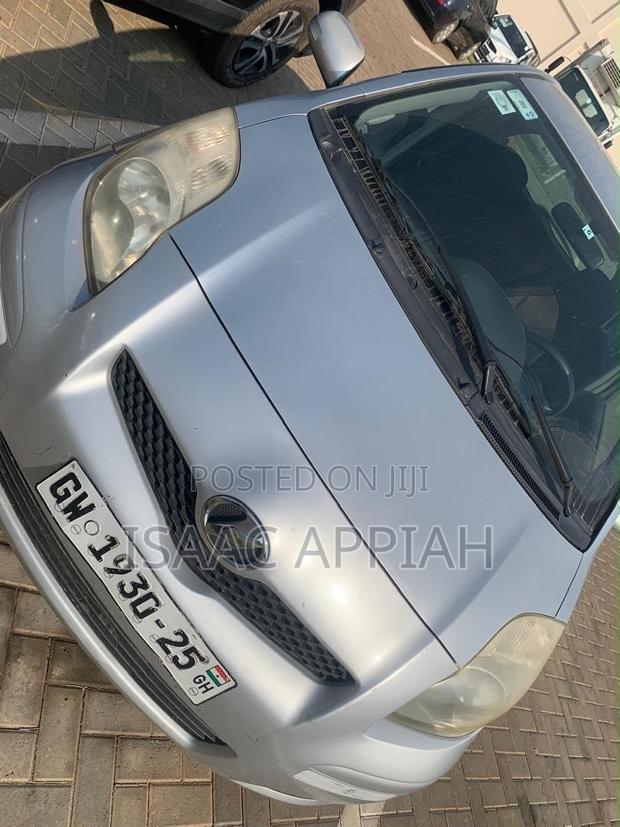 Toyota Vitz 1.3 FWD 3dr 2010 Silver